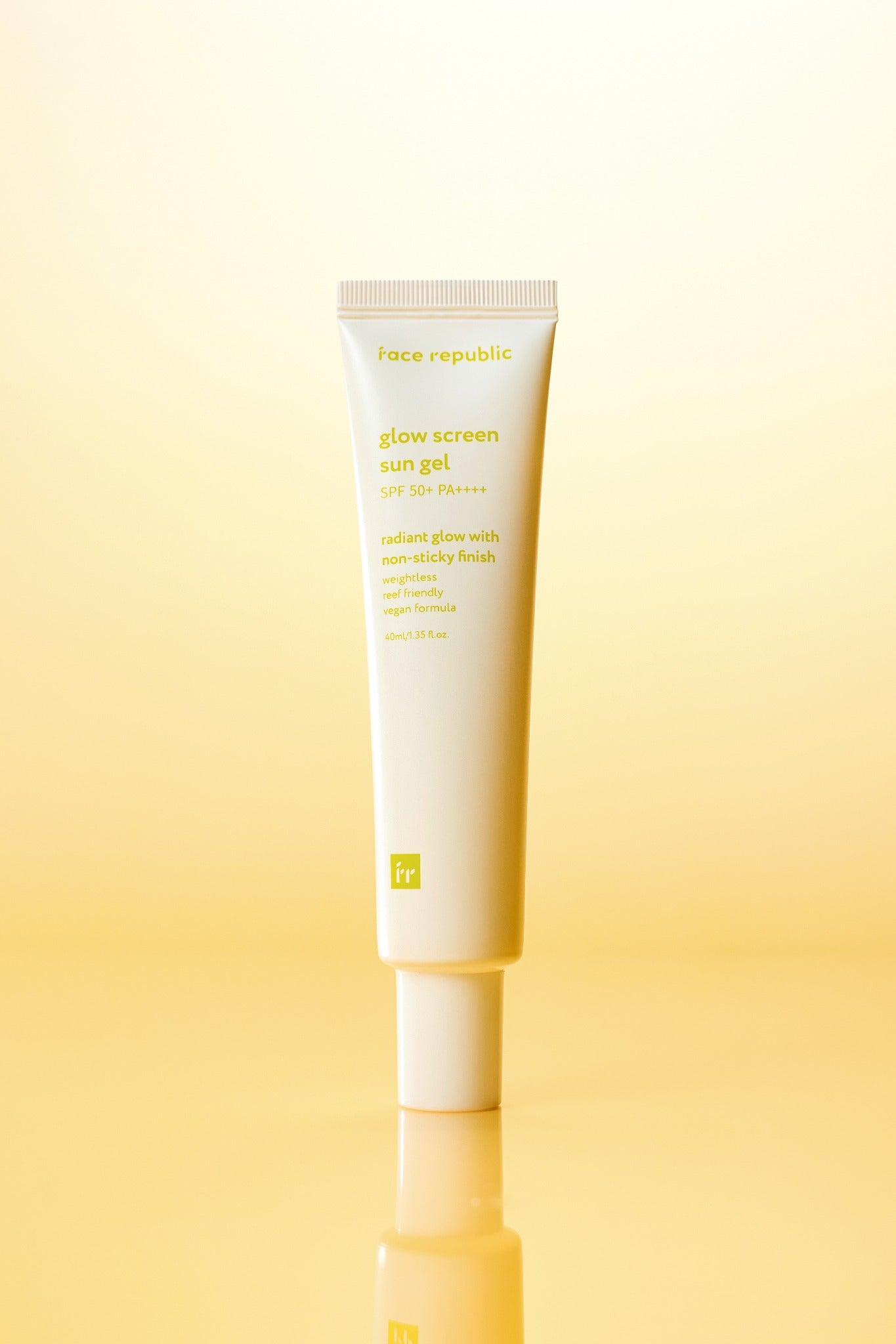 Face Republic Glow Screen Sun Gel SPF50+ PA++++ lifestyle image
